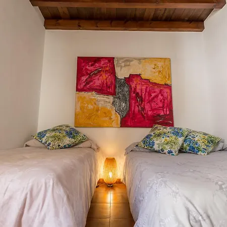Serranos Apartment *
